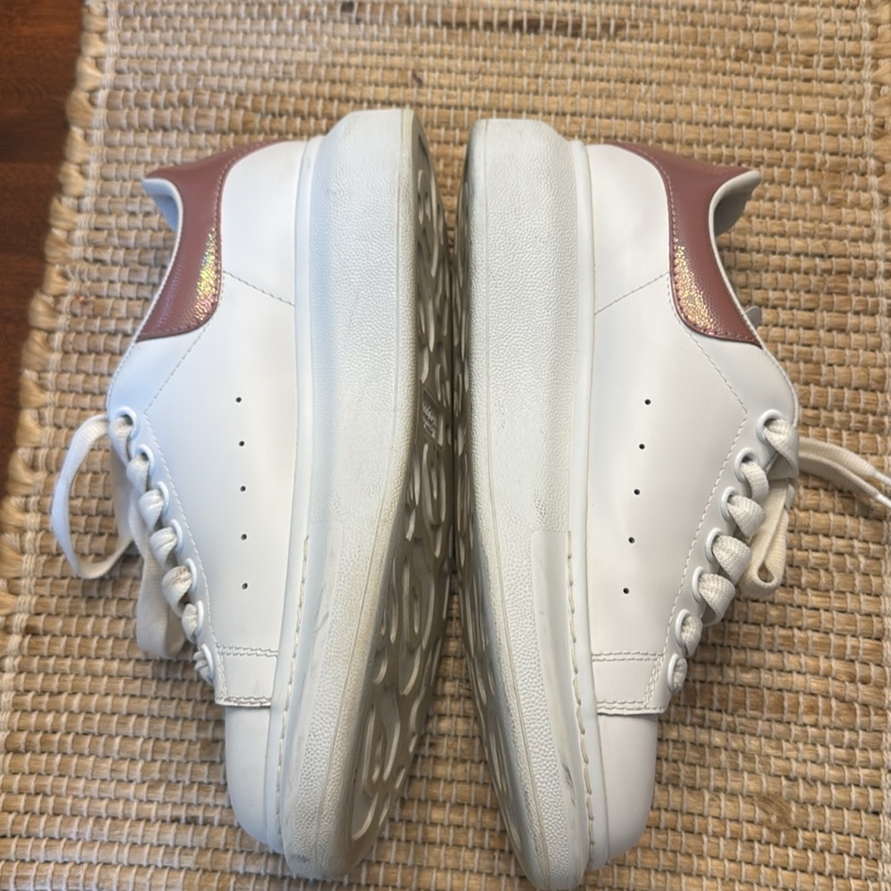 Alexander McQueen Oversized Women's White and Pink Sneakers - Picture 6 of 16